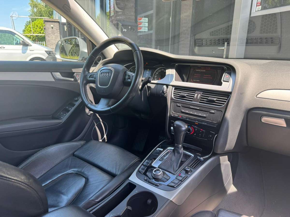 Audi A4, 2.7 l., Седан