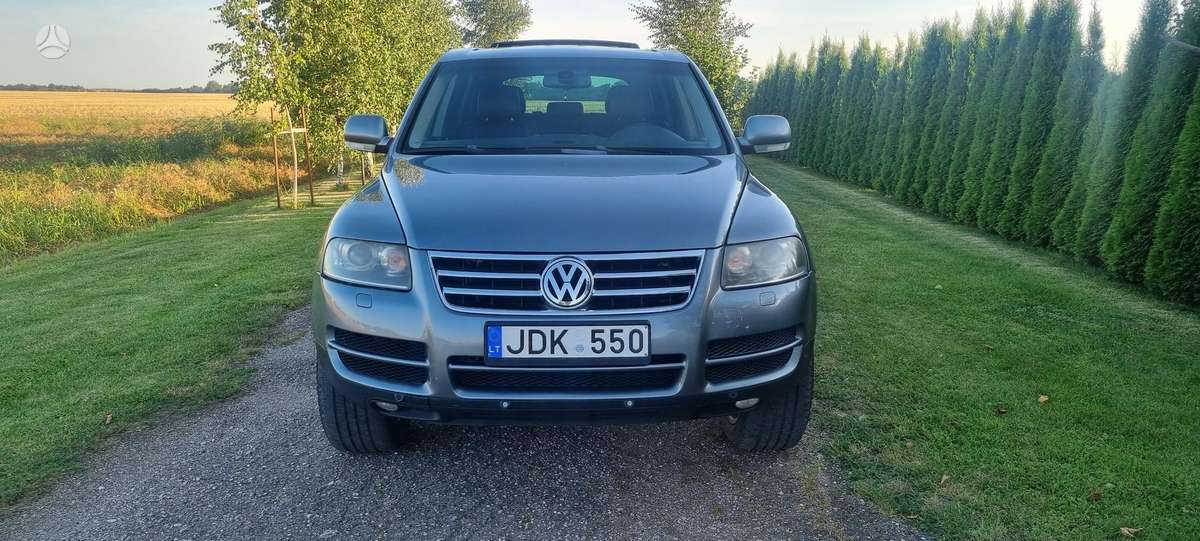 Volkswagen Touareg - 1