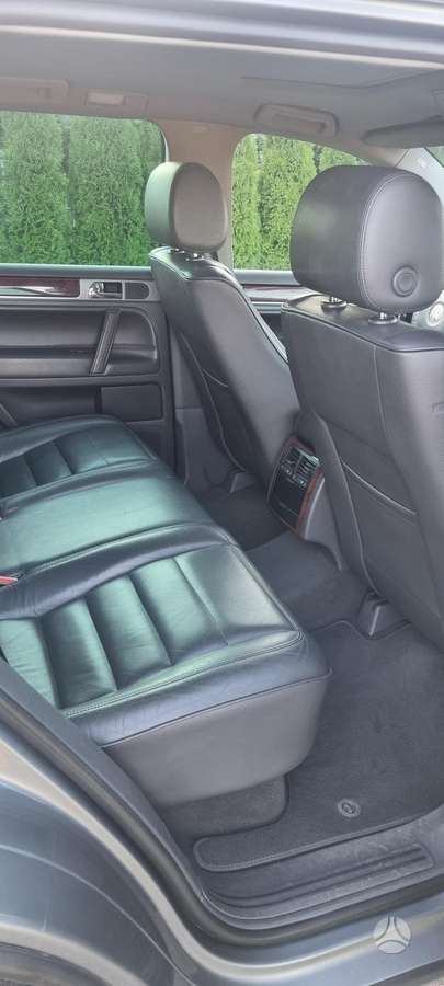 Volkswagen Touareg - 11