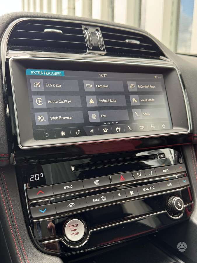 Jaguar F-Pace, Минивэн