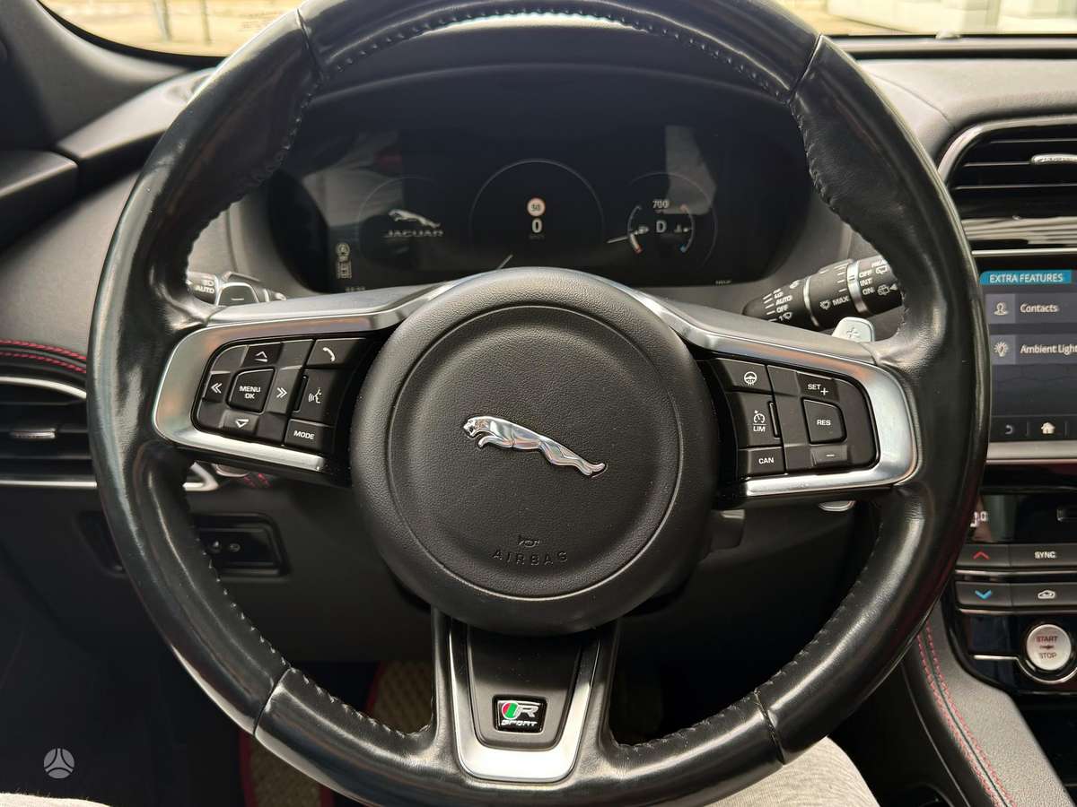 Jaguar F-Pace, Минивэн