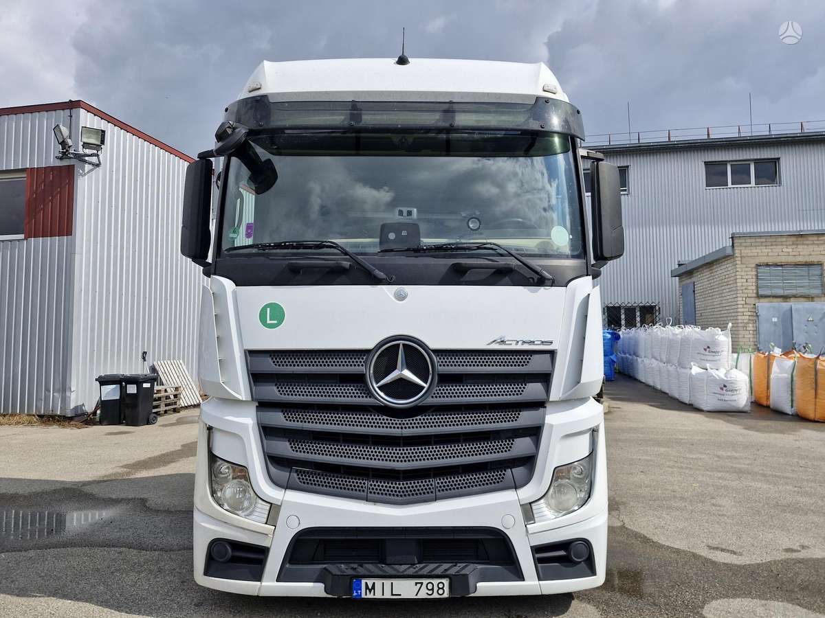 Mercedes-Benz Actros MEGA, double sleeper