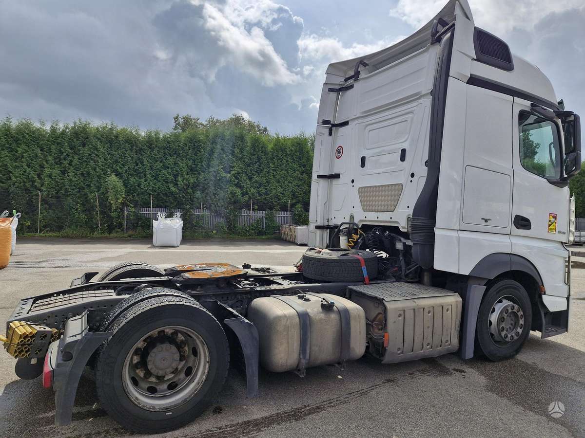 Mercedes-Benz Actros MEGA, double sleeper