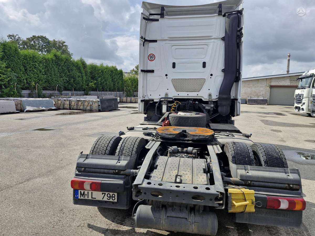 Mercedes-Benz Actros MEGA, double sleeper