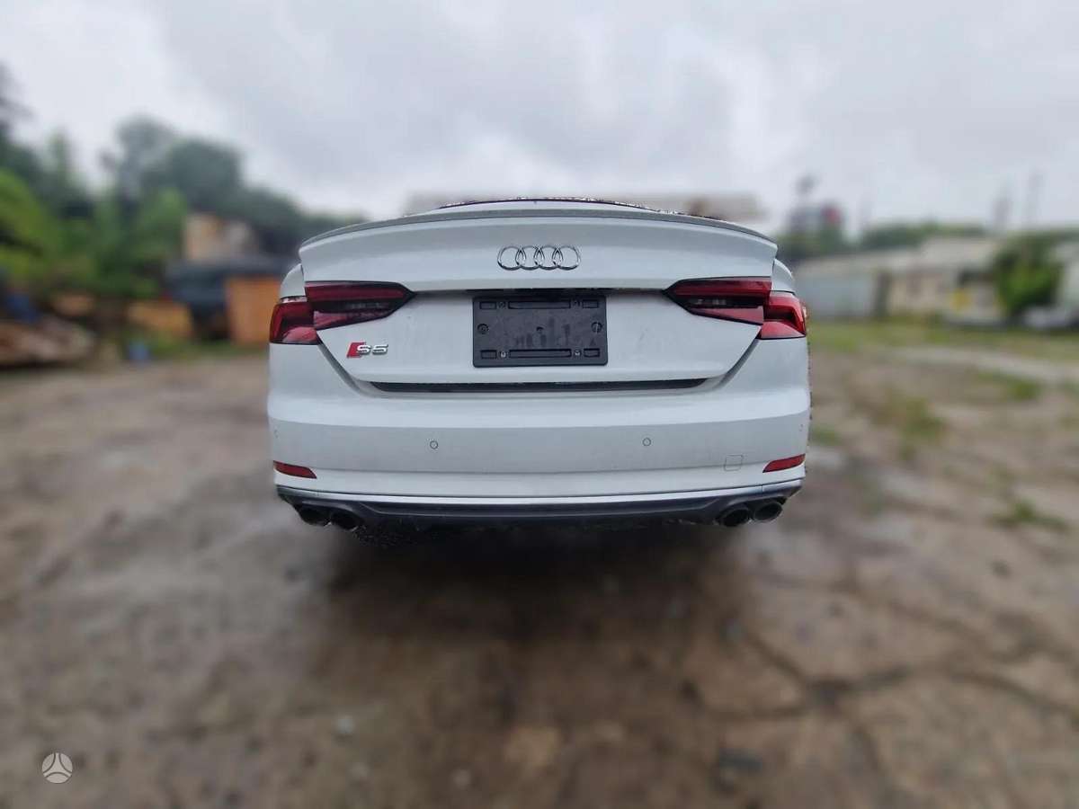 Audi S5 for parts. Dalimis