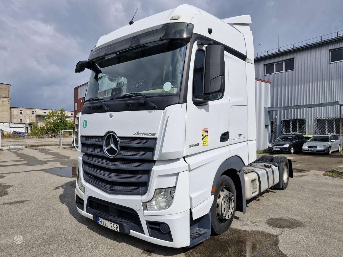 Mercedes-Benz Actros MEGA, double sleeper