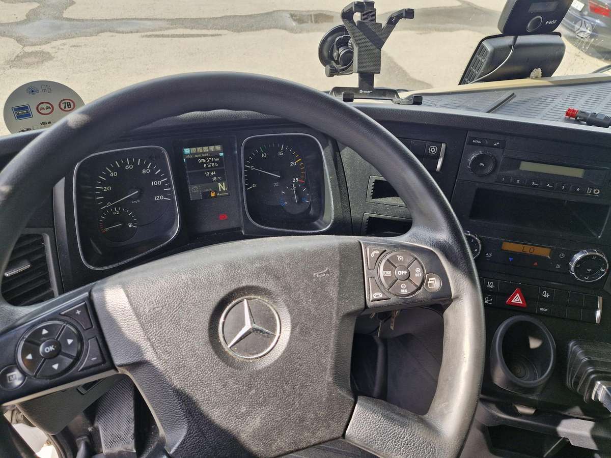 Mercedes-Benz Actros MEGA, double sleeper