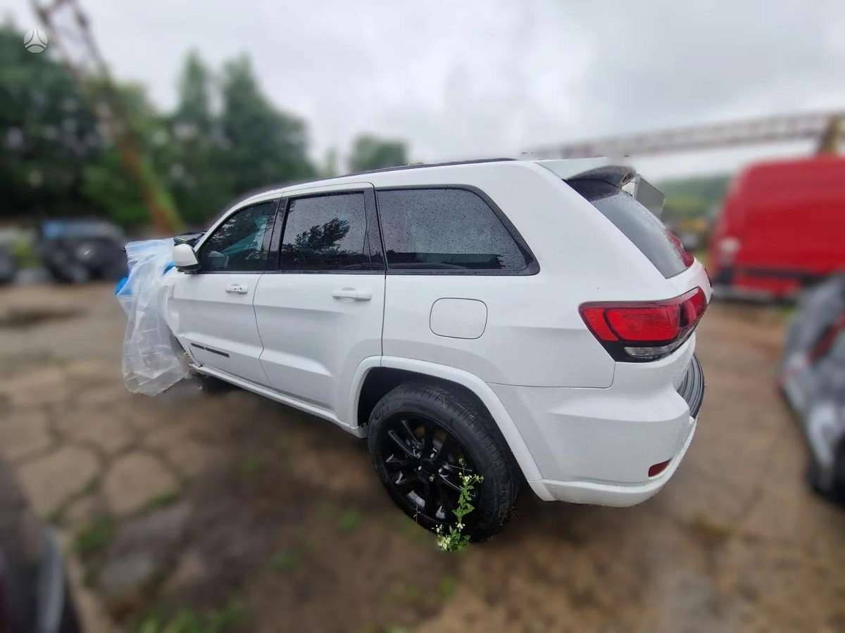 Jeep Grand Cherokee по частям. Dalimis