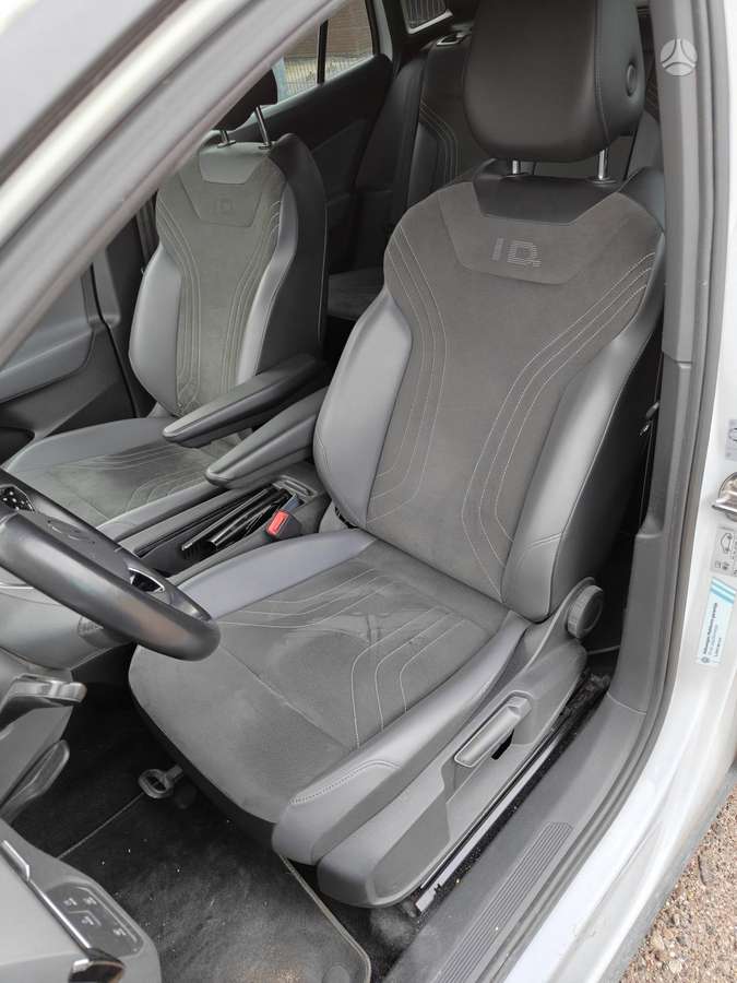 Volkswagen ID.4 - 5