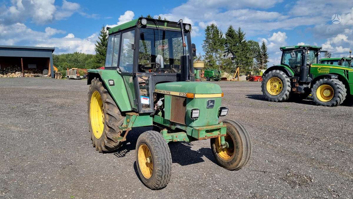 John Deere 2130, traktori