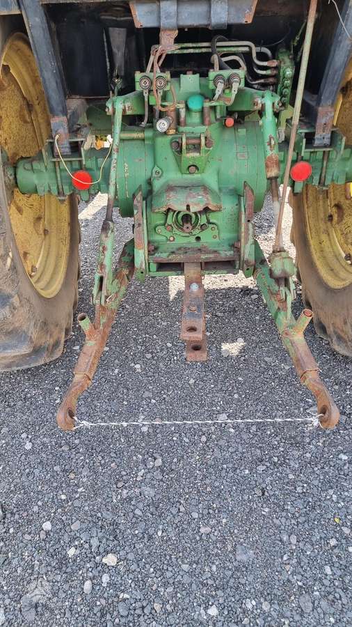 John Deere 2130, traktori