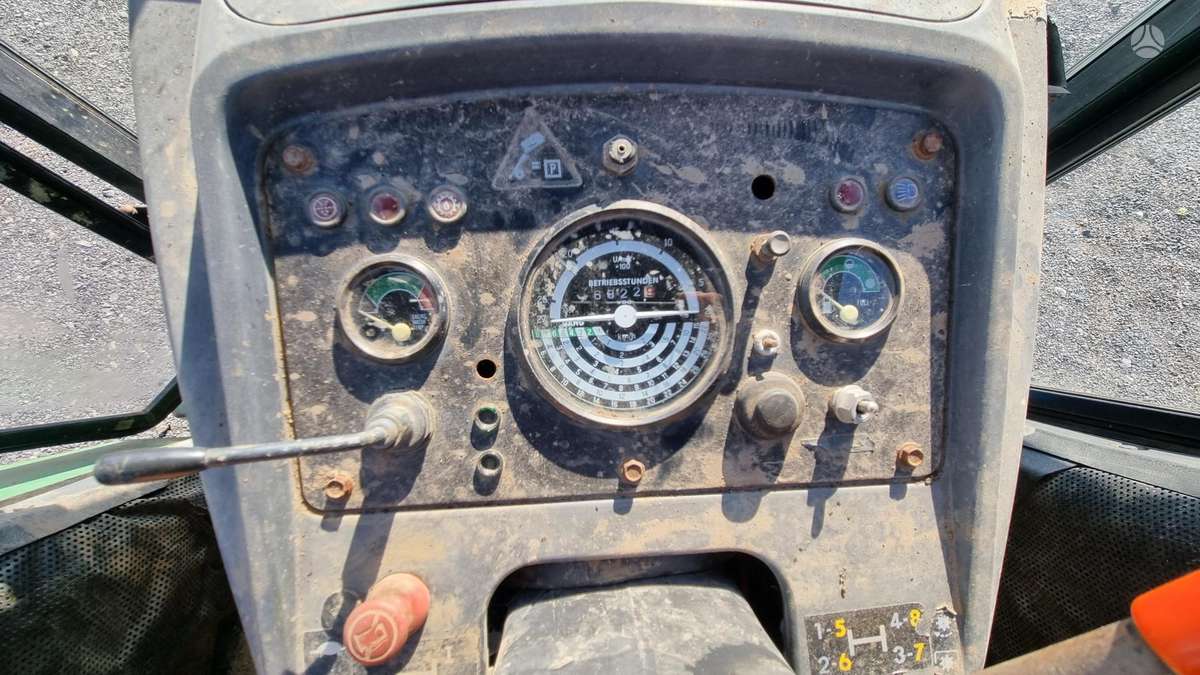 John Deere 2130, traktoriai