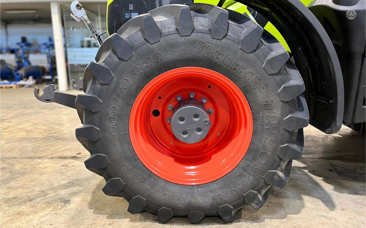 Claas AXION 870 CMATIC, tractors