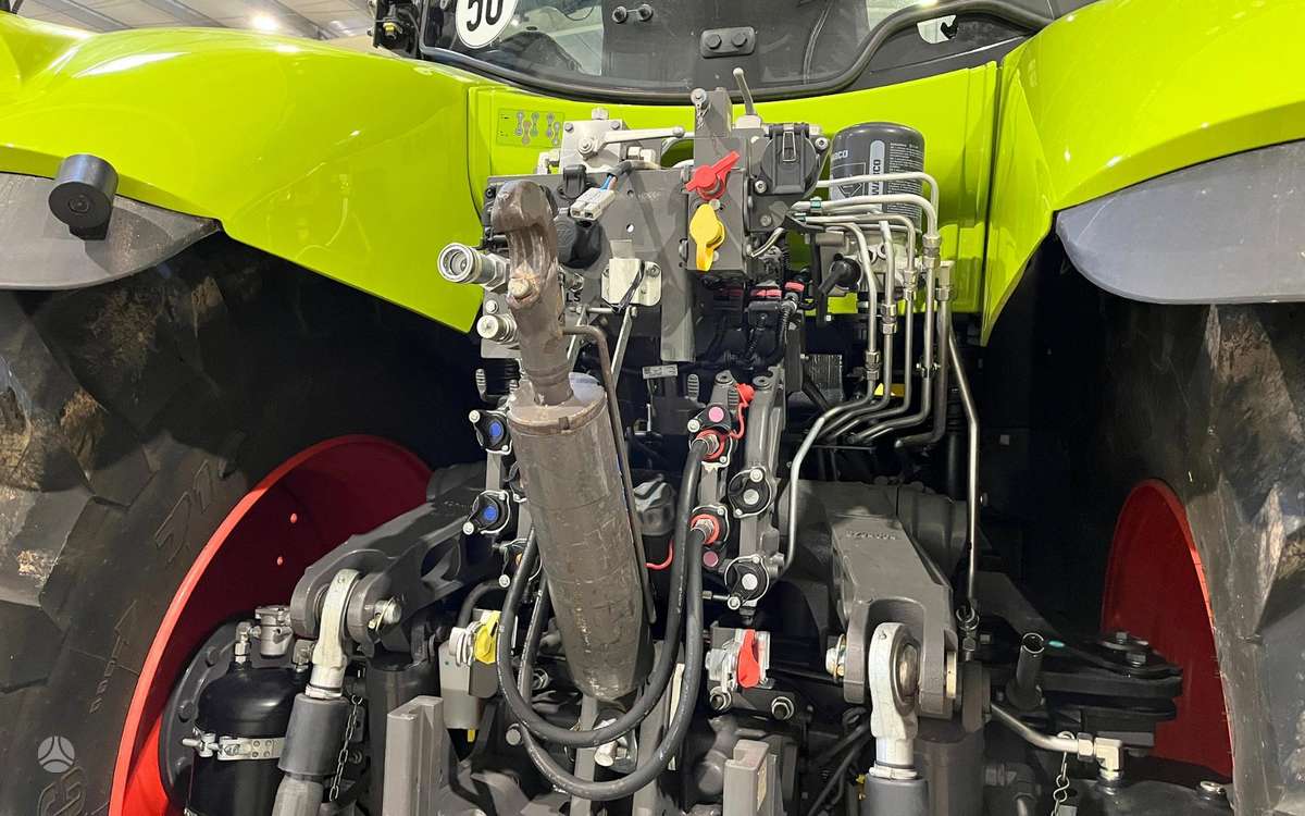 Claas AXION 870 CMATIC, tractors