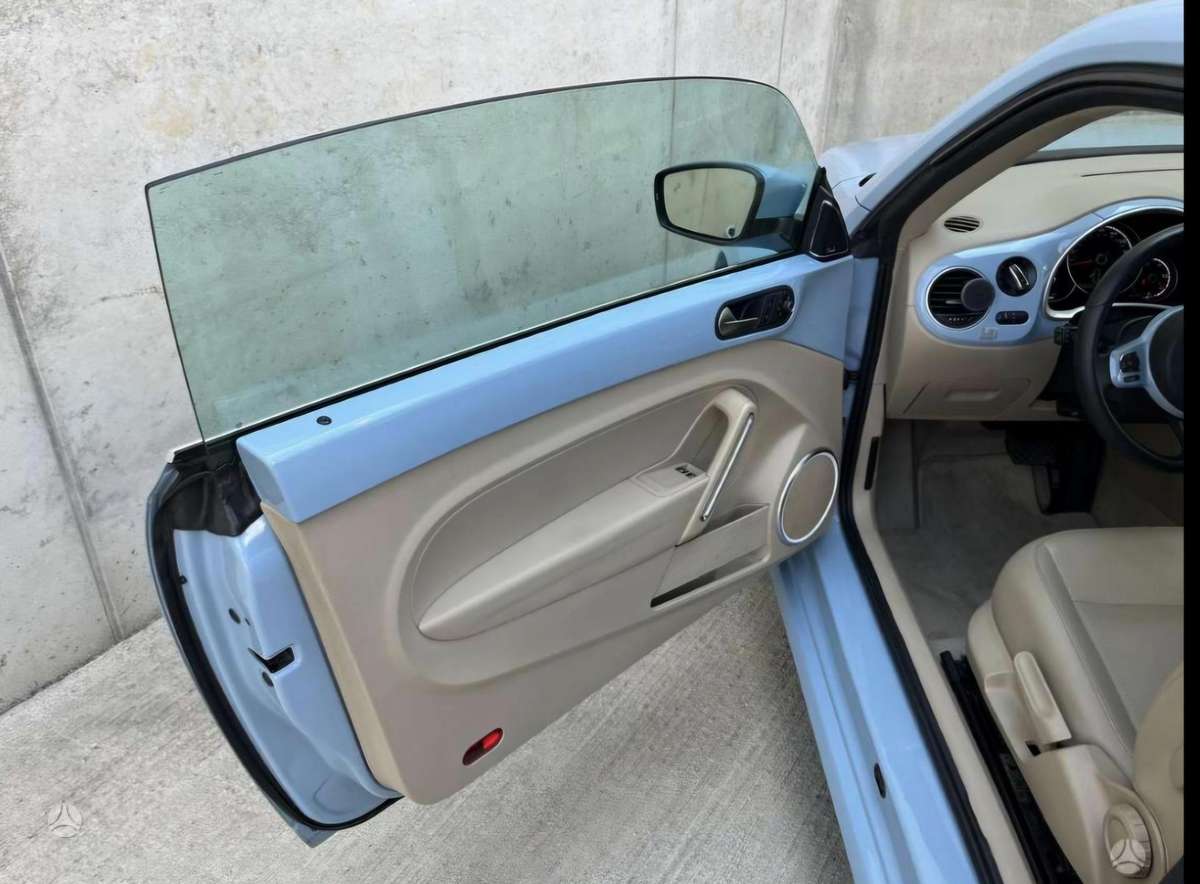 Volkswagen Beetle, 2.0 l., hatchback