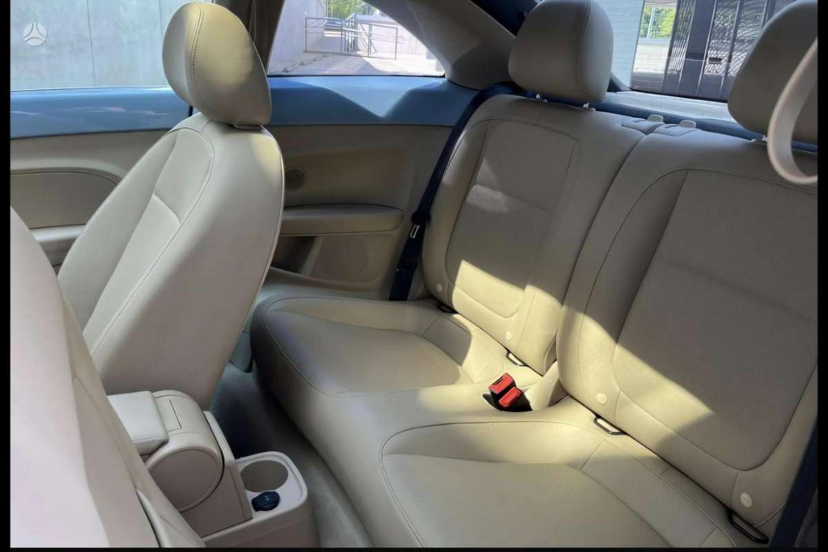 Volkswagen Beetle, 2.0 l., hatchback
