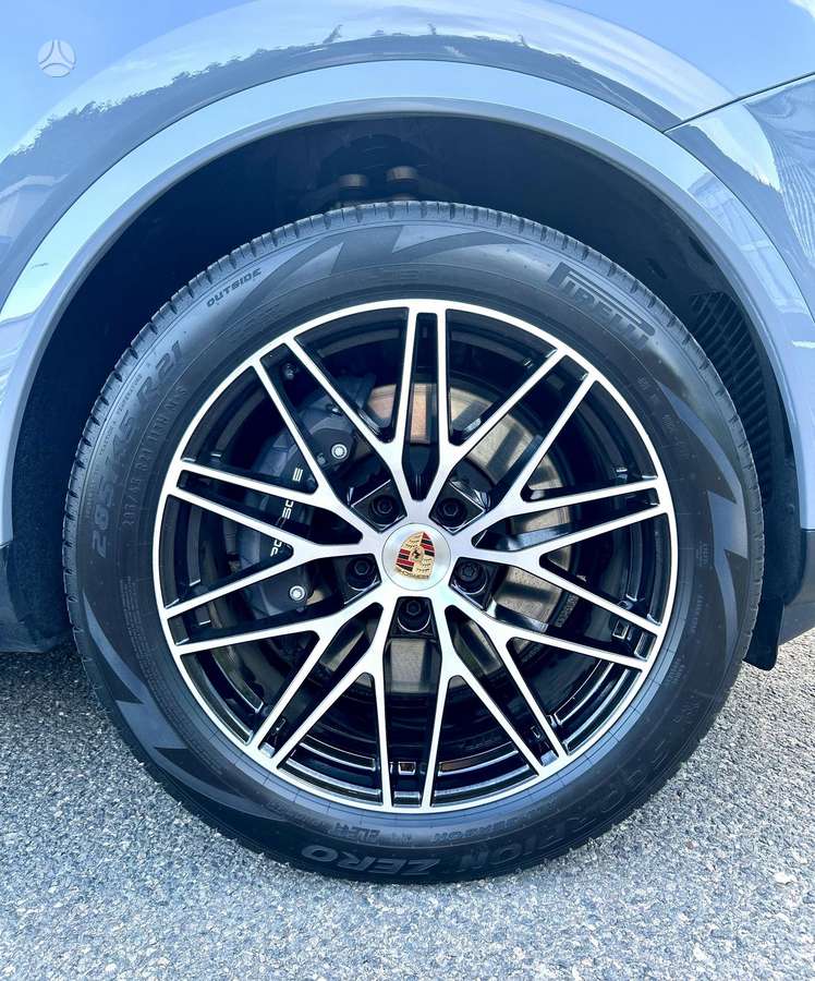 Porsche Cayenne - 9