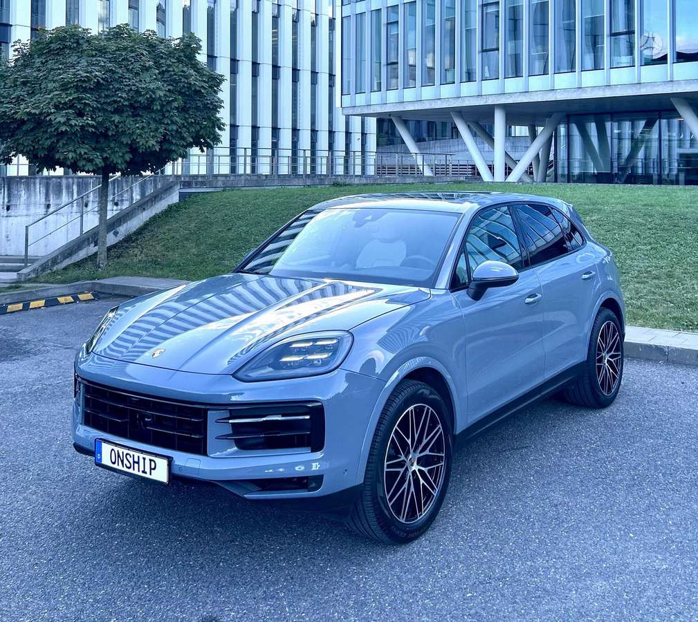 Porsche Cayenne - 1