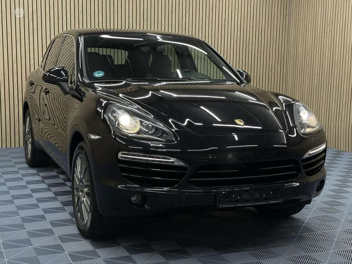 Porsche Cayenne - 1