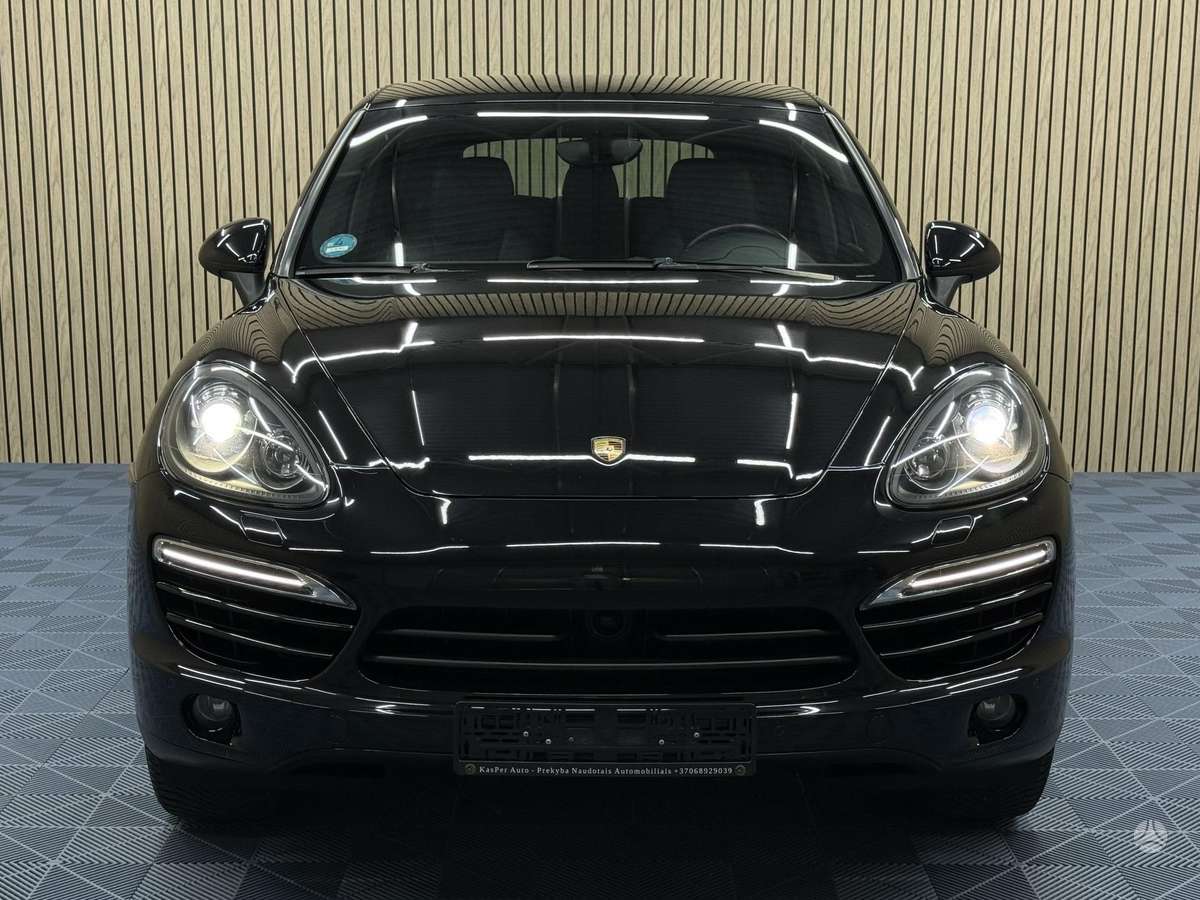 Porsche Cayenne - 4