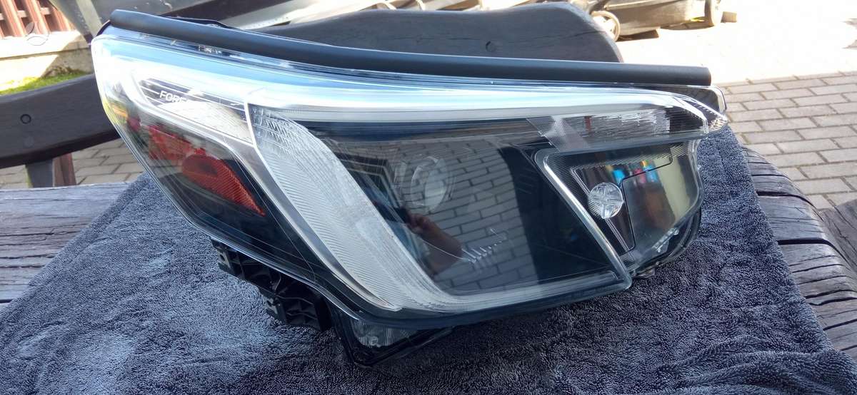 Subaru Forester kėbulo dalys