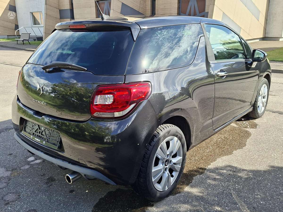 Citroen DS3, 1.6 l., hatchback