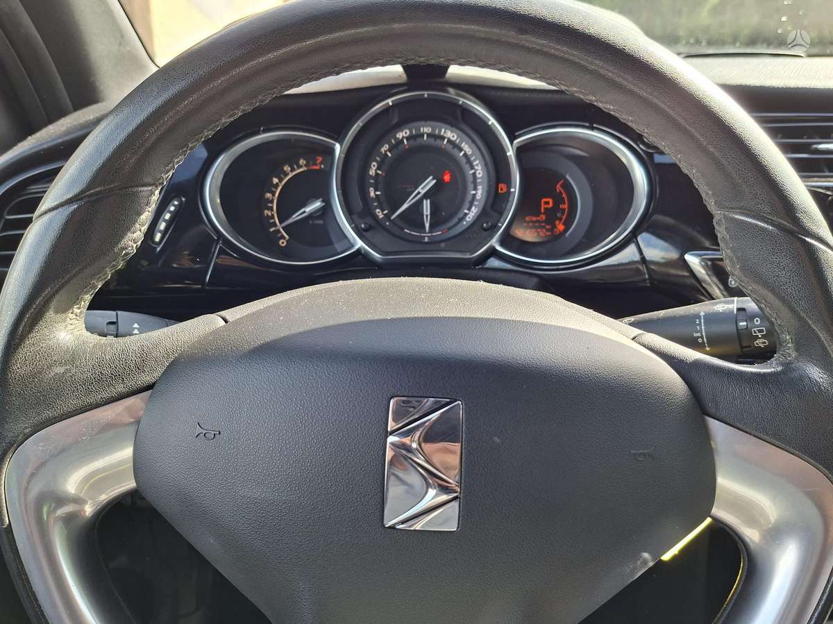 Citroen DS3, 1.6 l., hatchback