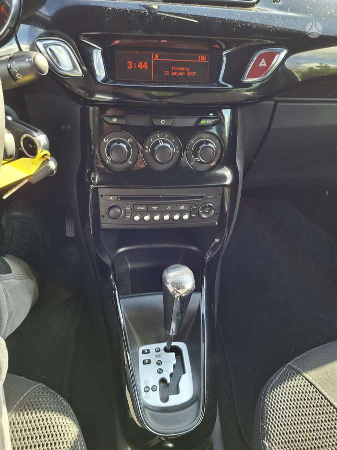 Citroen DS3, 1.6 l., Хэтчбек