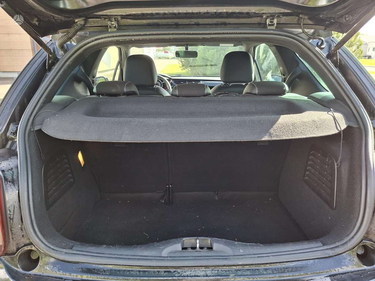 Citroen DS3, 1.6 l., hatchback
