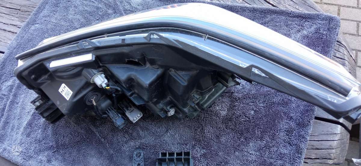 Subaru Forester kėbulo dalys
