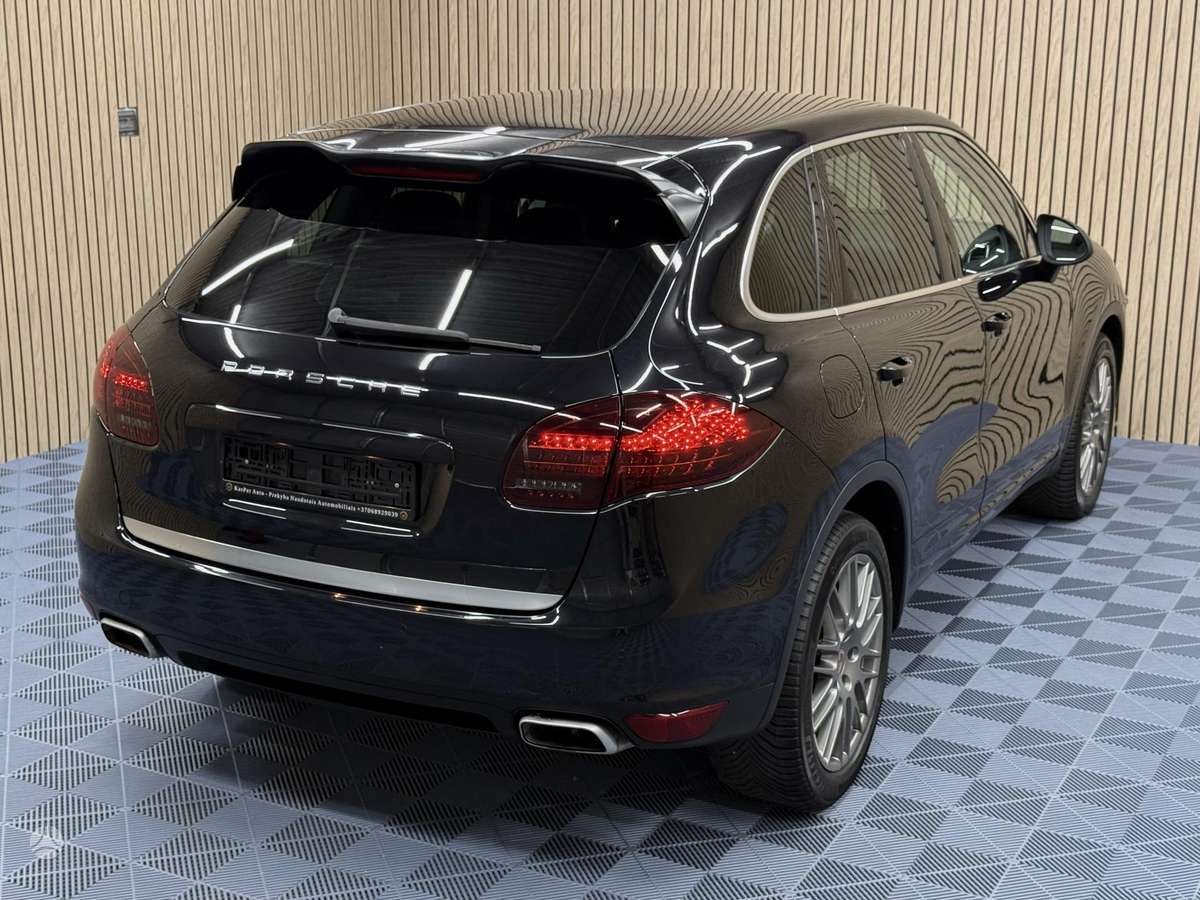 Porsche Cayenne - 12