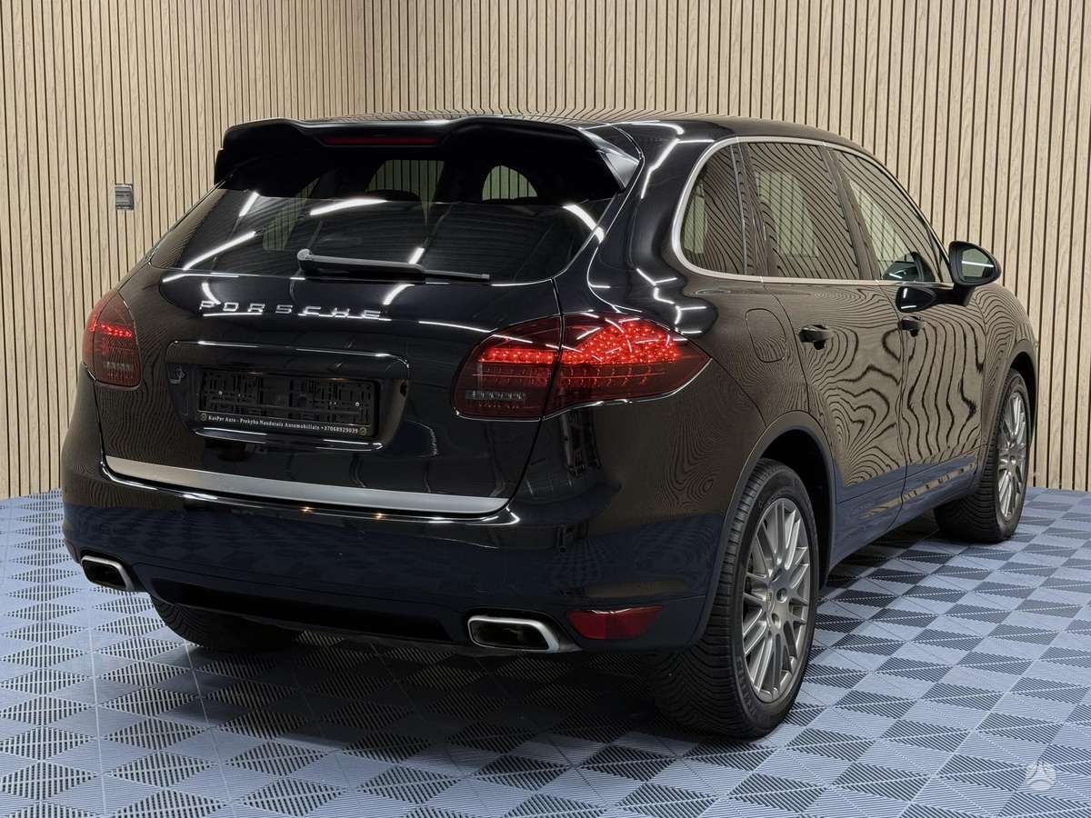 Porsche Cayenne - 8