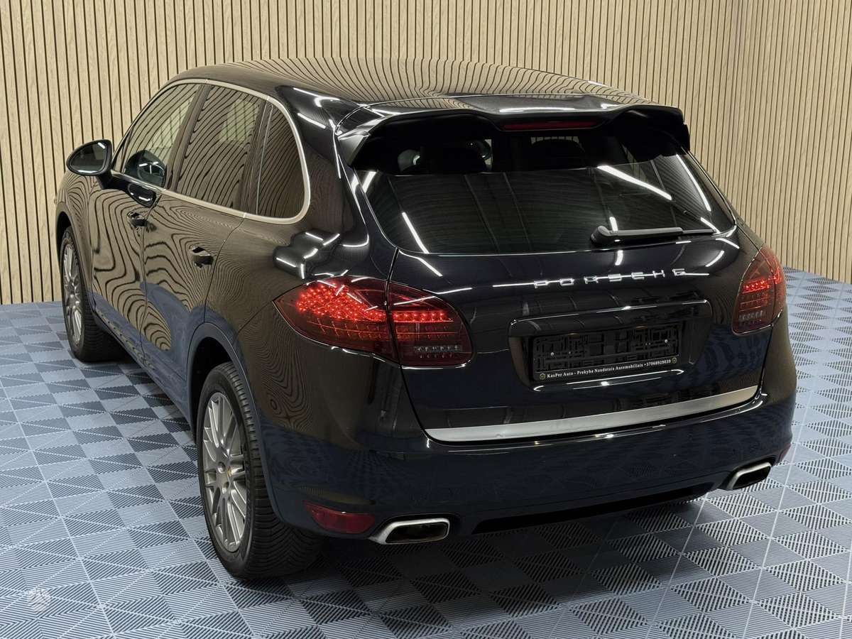 Porsche Cayenne - 11