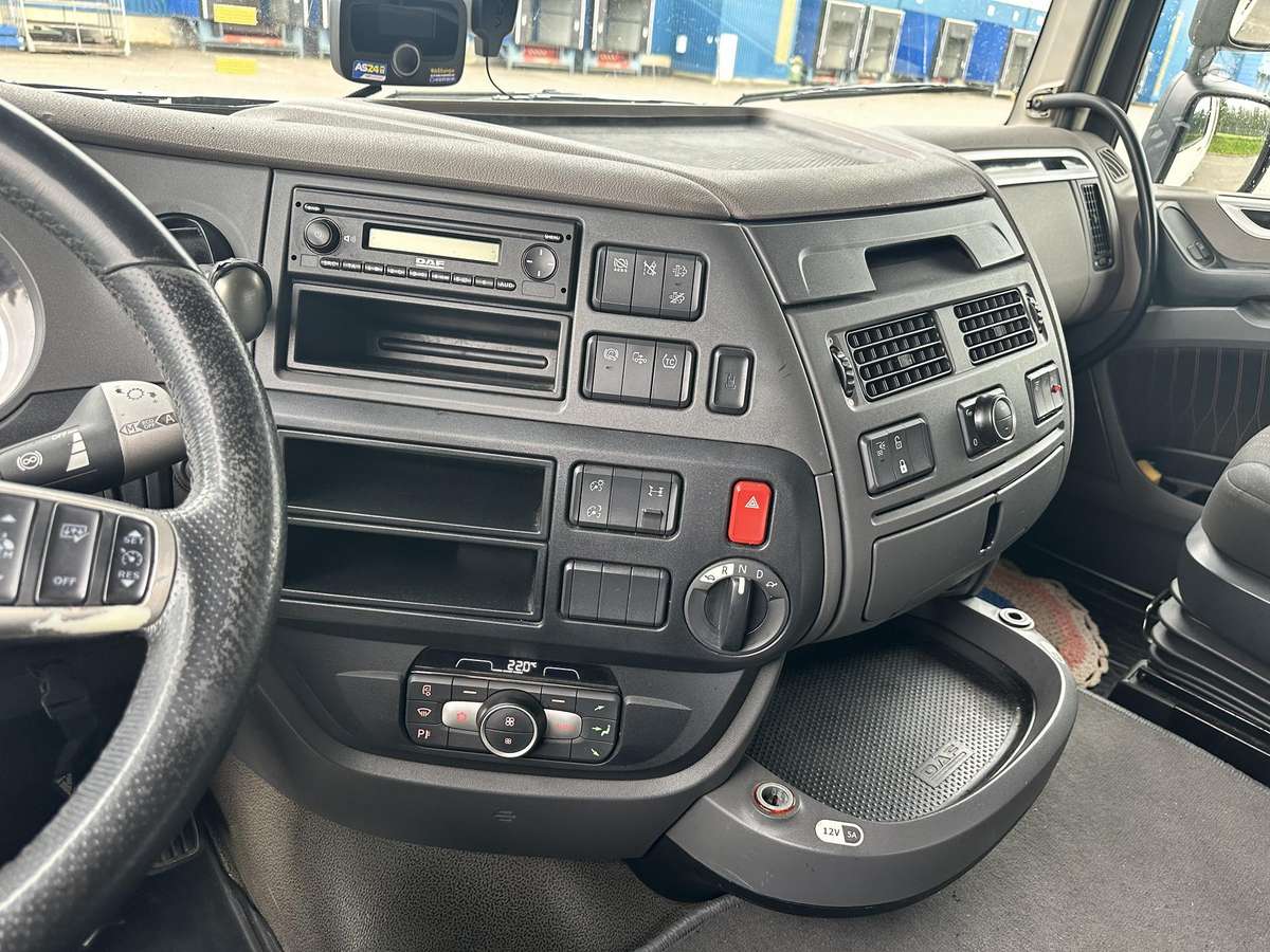 DAF 106.480 XF, double sleeper