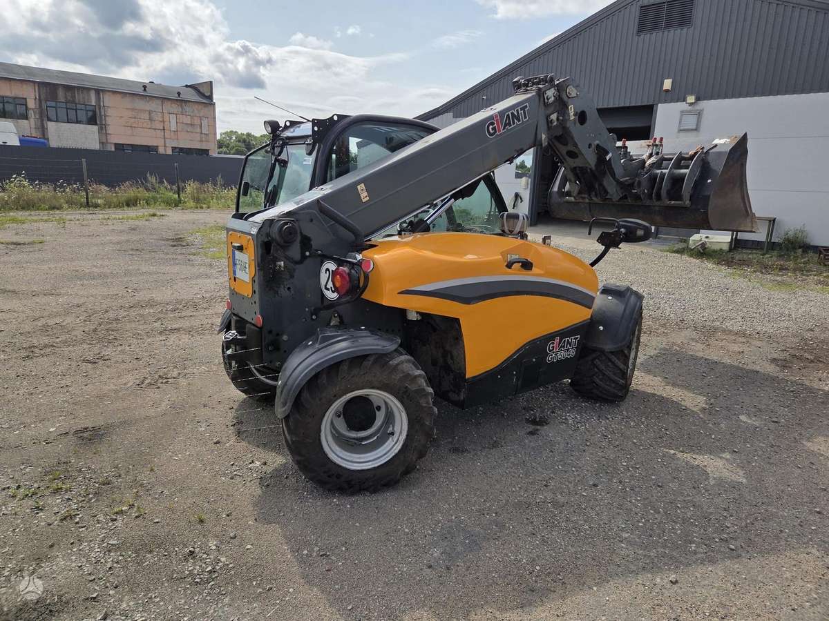 GIANT GT5048, self-propelled loaders