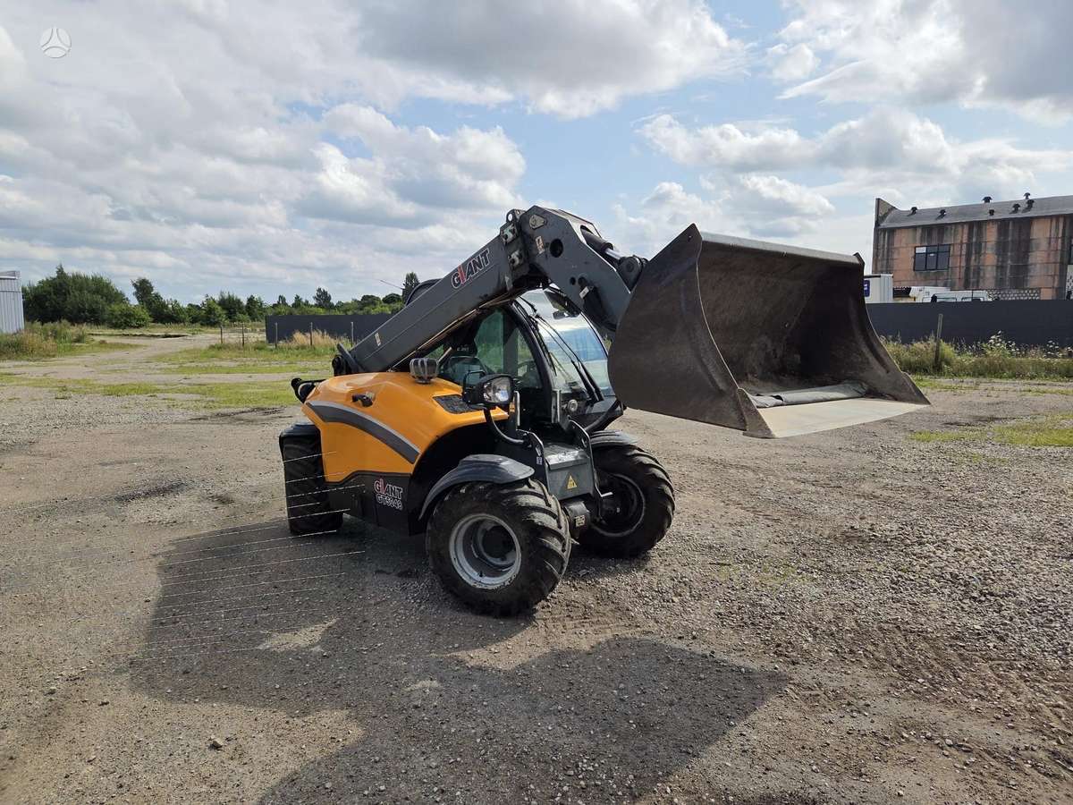 GIANT GT5048, self-propelled loaders