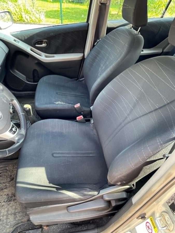 Toyota Yaris - 5