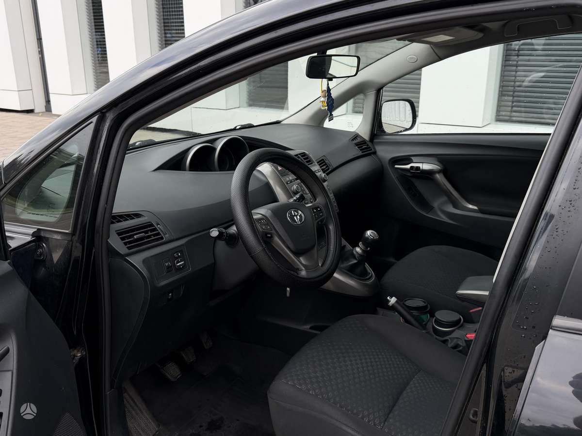 Toyota Verso - 7