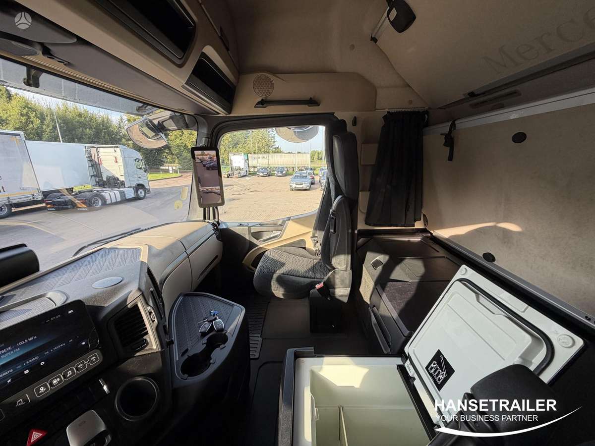 Mercedes-Benz Actros 1845, double sleeper