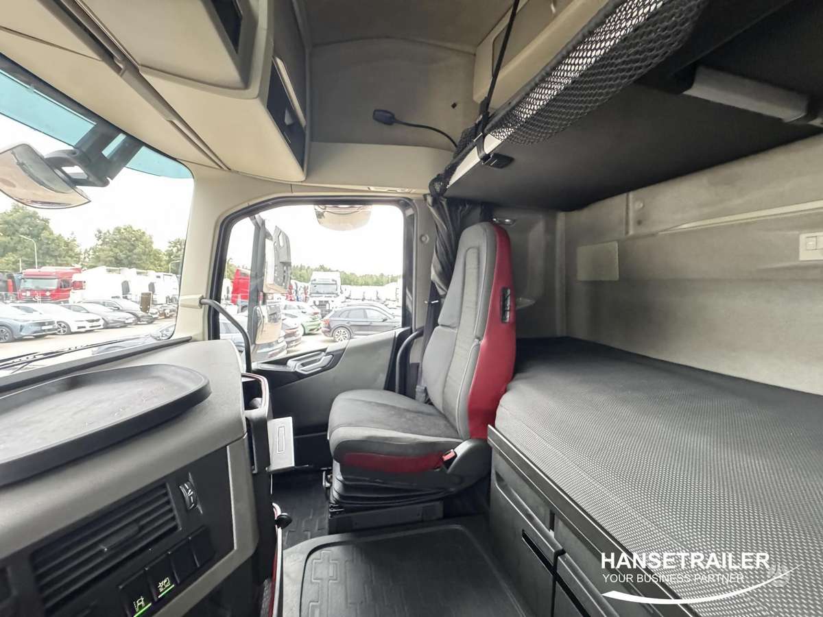 Volvo FH 500 Mega Low Deck, double sleeper