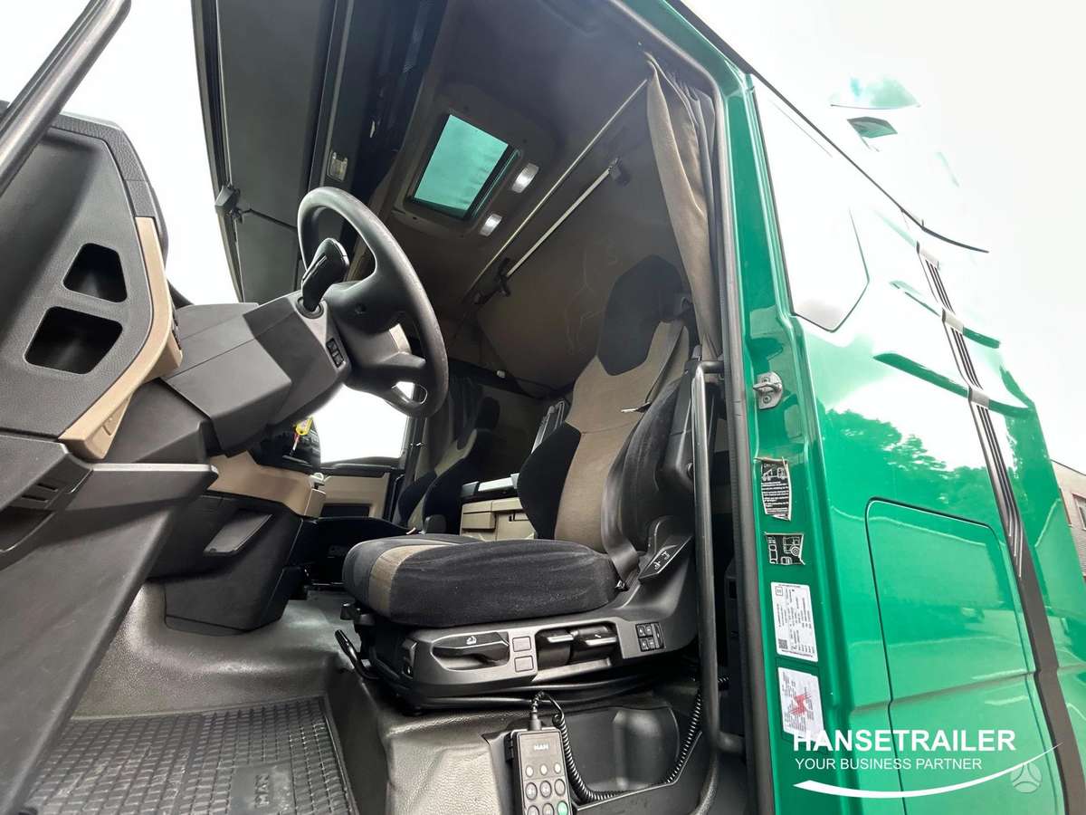 MAN TGX 18.470 Mega Low Deck, double sleeper