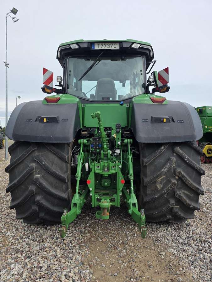 John Deere 8R410, tractors