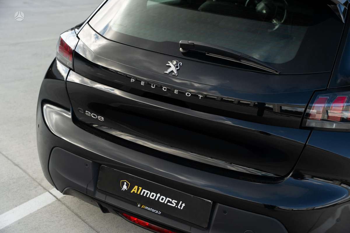 Peugeot 208, hatchback