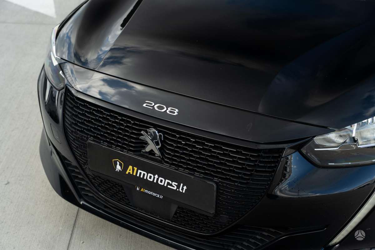 Peugeot 208, hatchback
