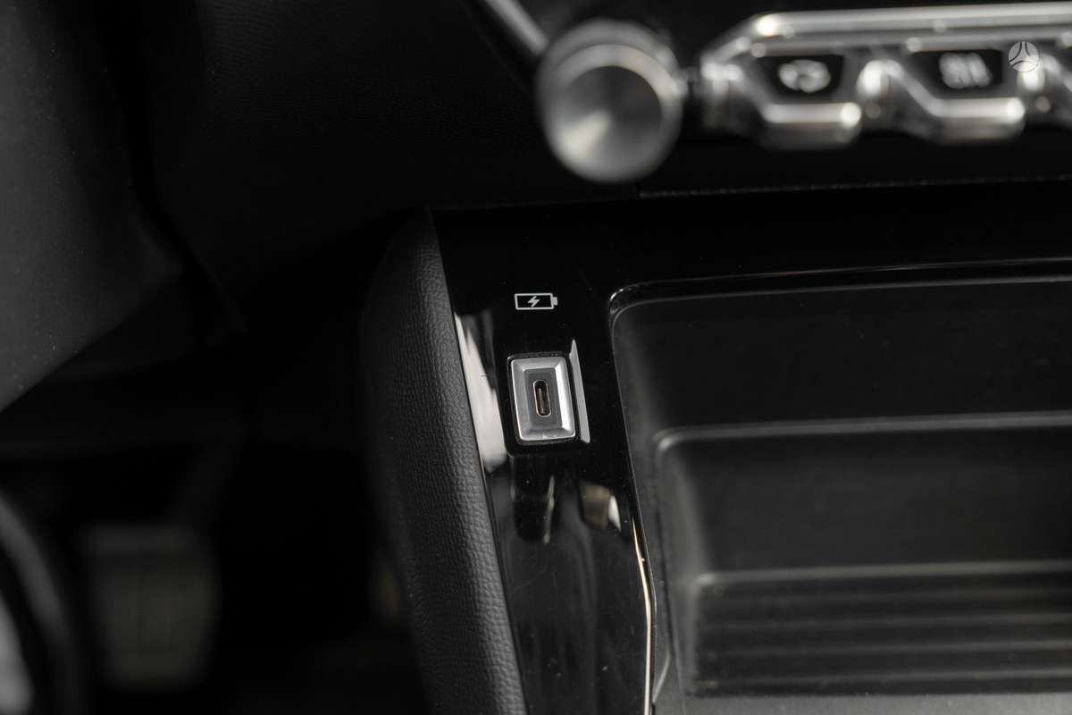Peugeot 208, Хэтчбек