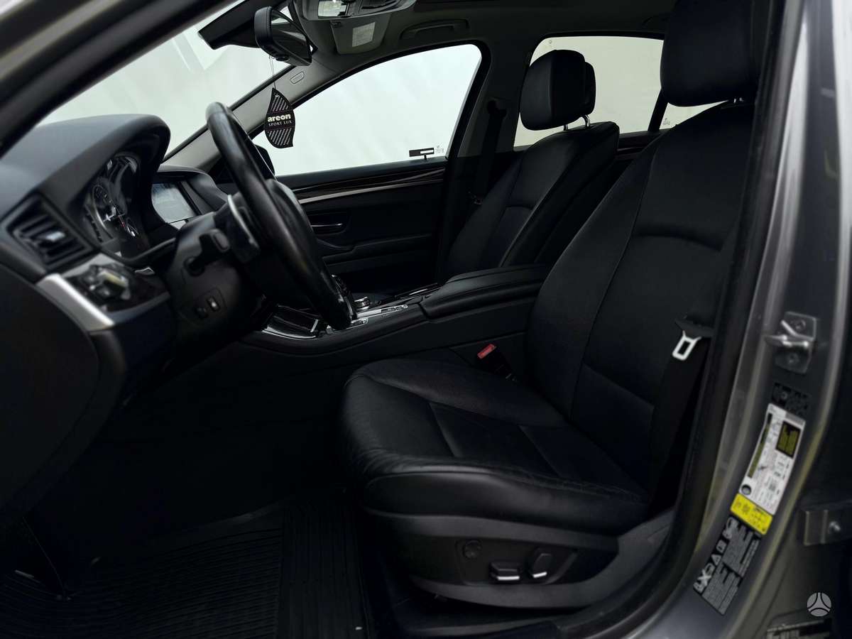 BMW 528, 2.0 l., saloon / sedan