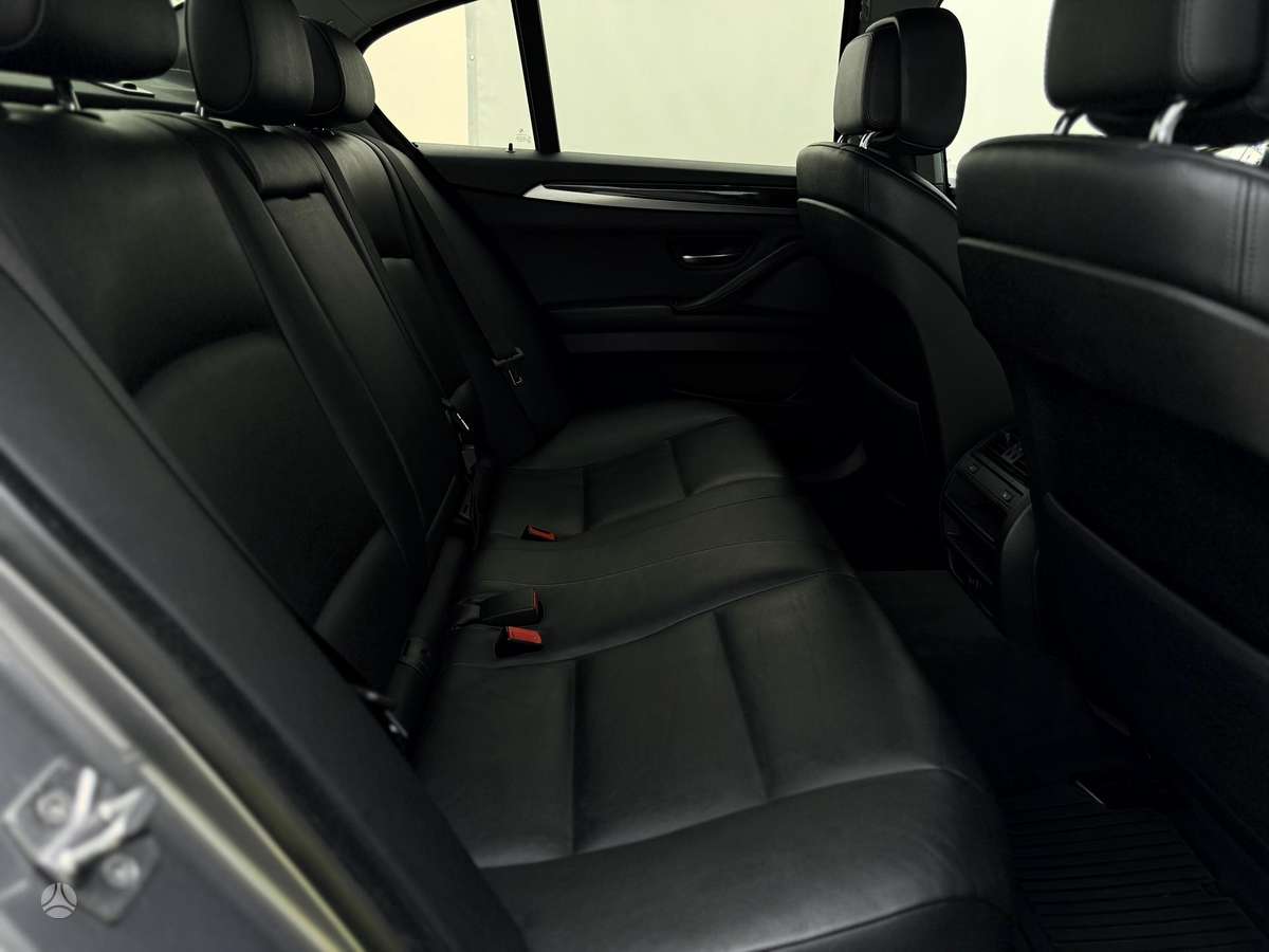 BMW 528, 2.0 l., saloon / sedan