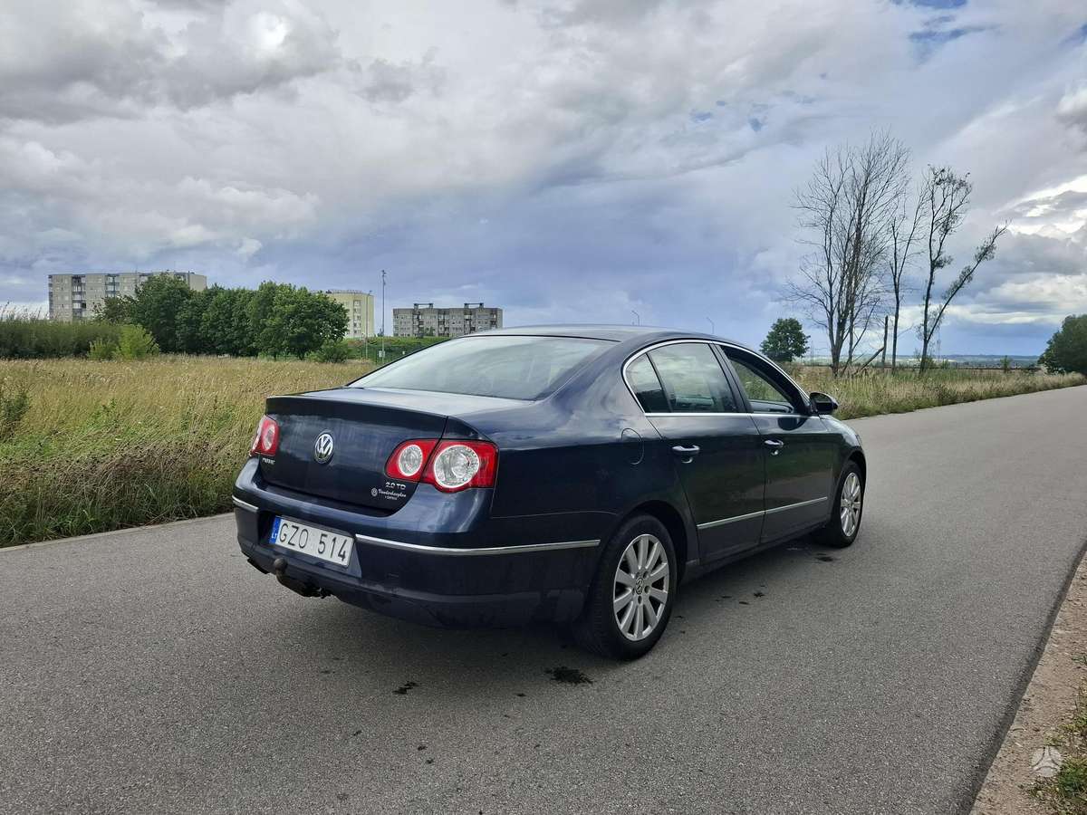 Volkswagen Passat - 4
