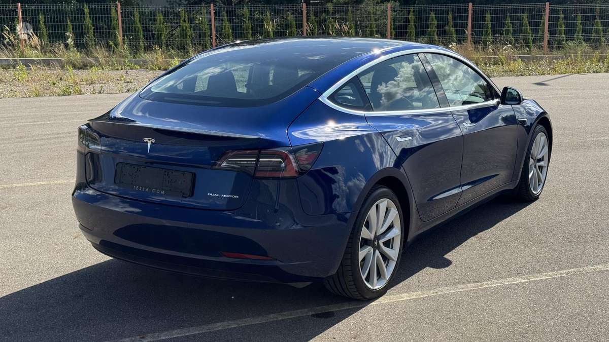 Tesla Model 3, 81 кВт·ч, Хэтчбек