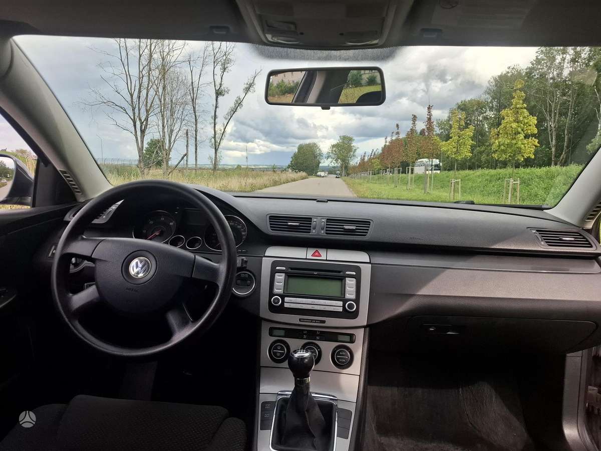 Volkswagen Passat - 10